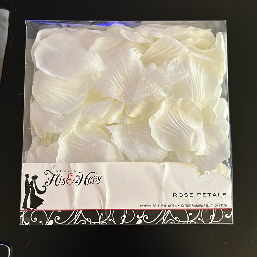 Cream colored fake rose petals